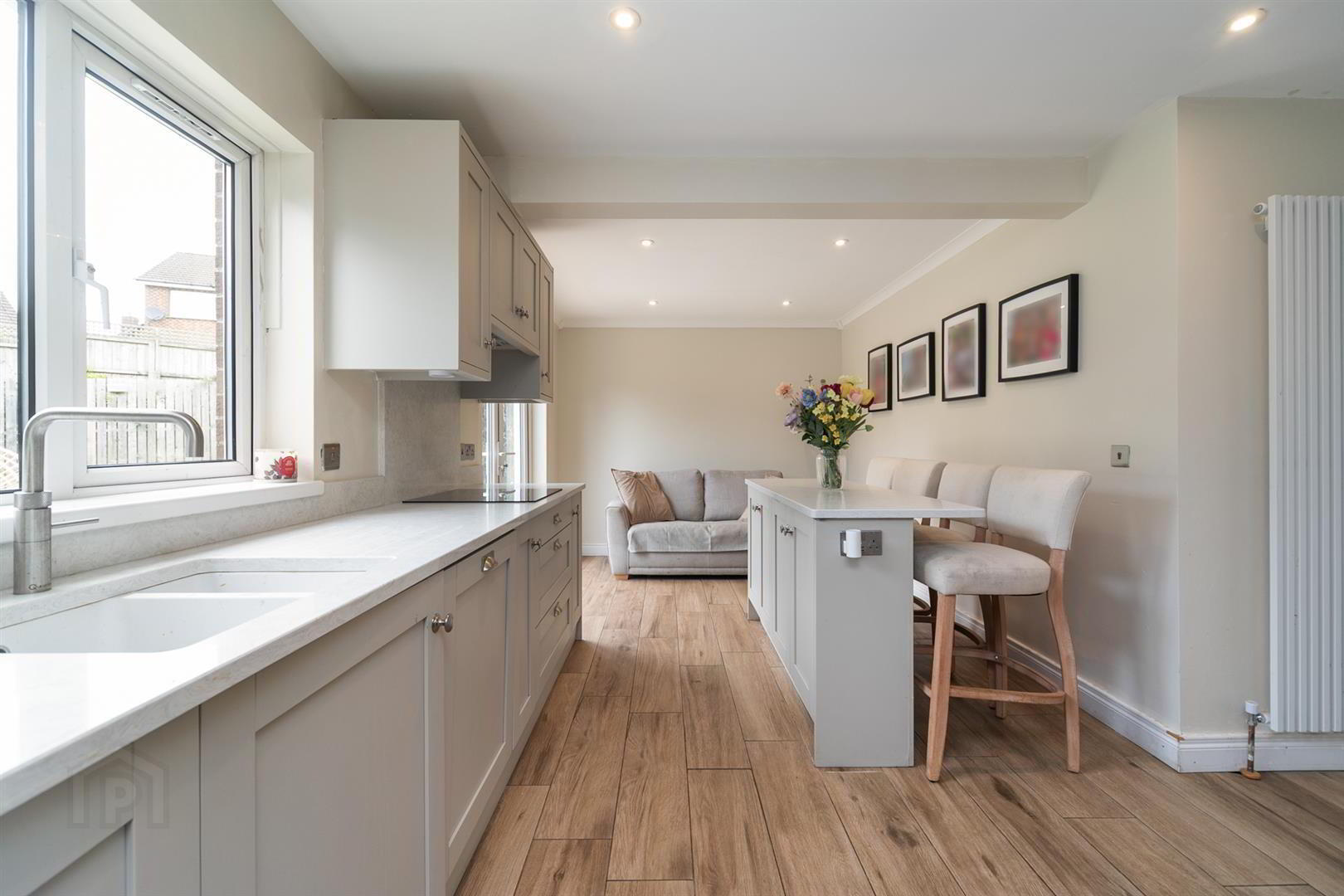 6 Baronscourt Gardens 9 of 39