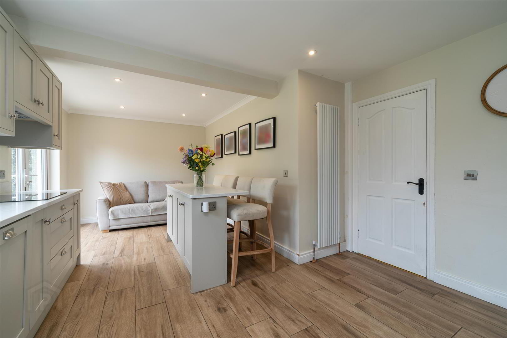 6 Baronscourt Gardens 11 of 39