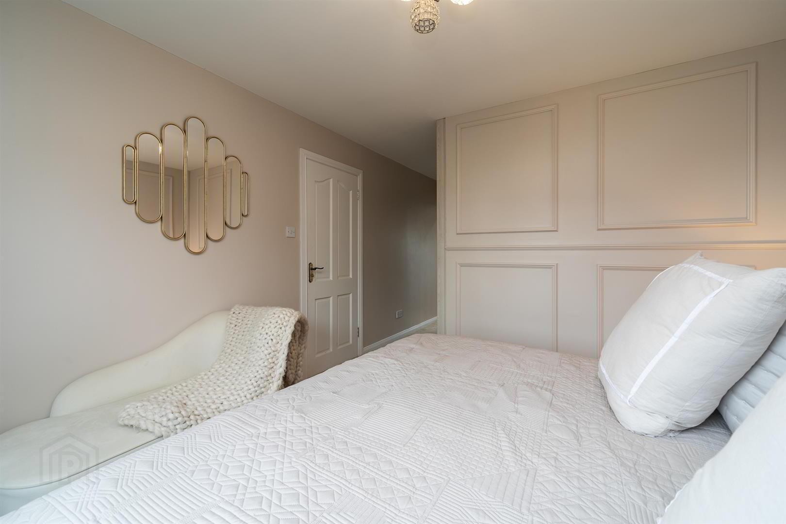 6 Baronscourt Gardens 21 of 39