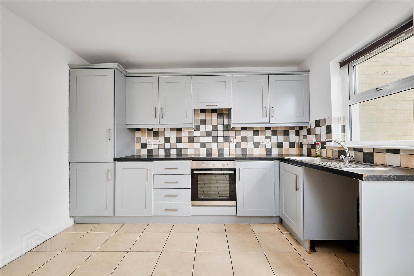 19 Hopefield Gardens 5 of 20