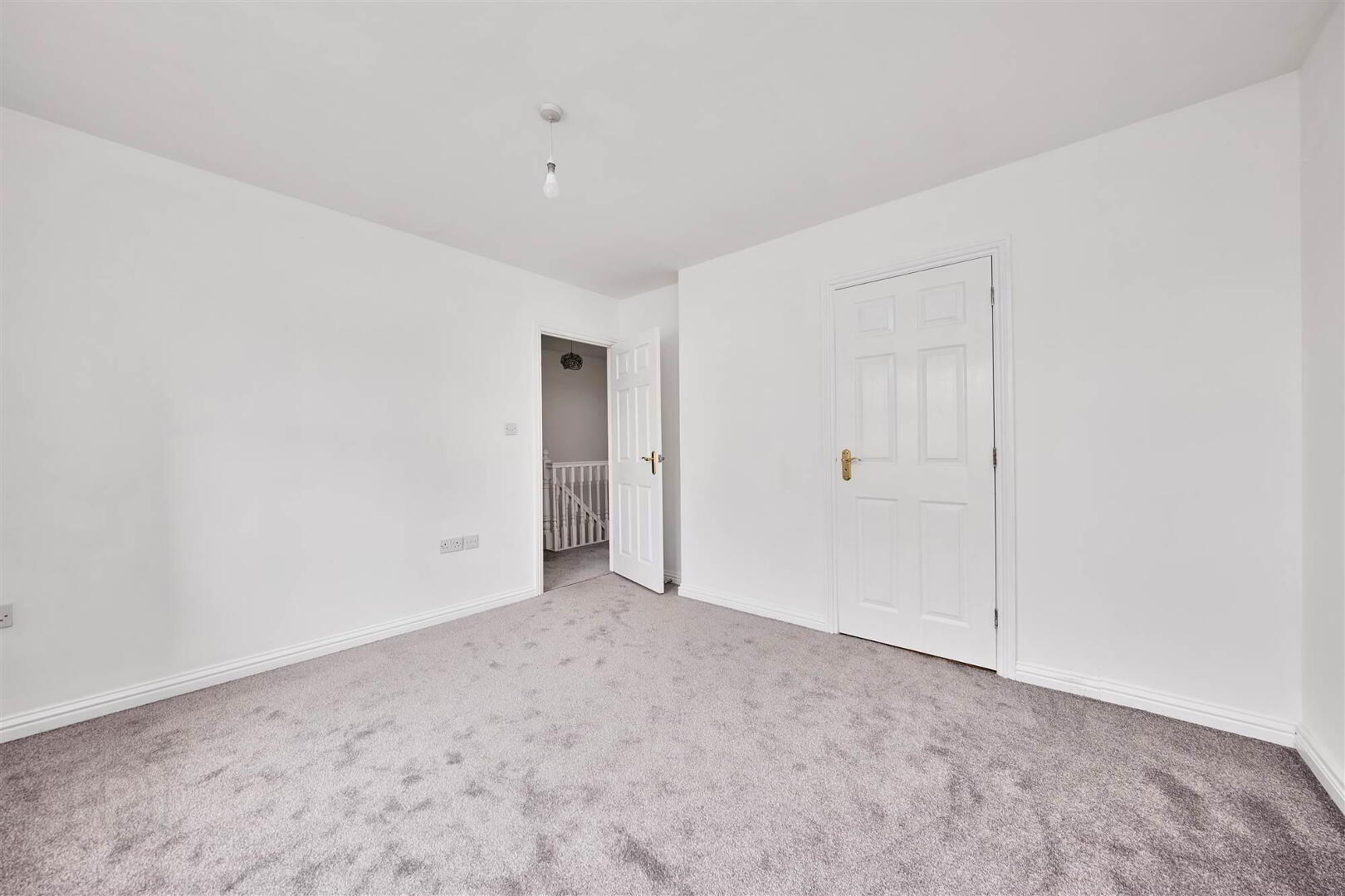 19 Hopefield Gardens 11 of 20