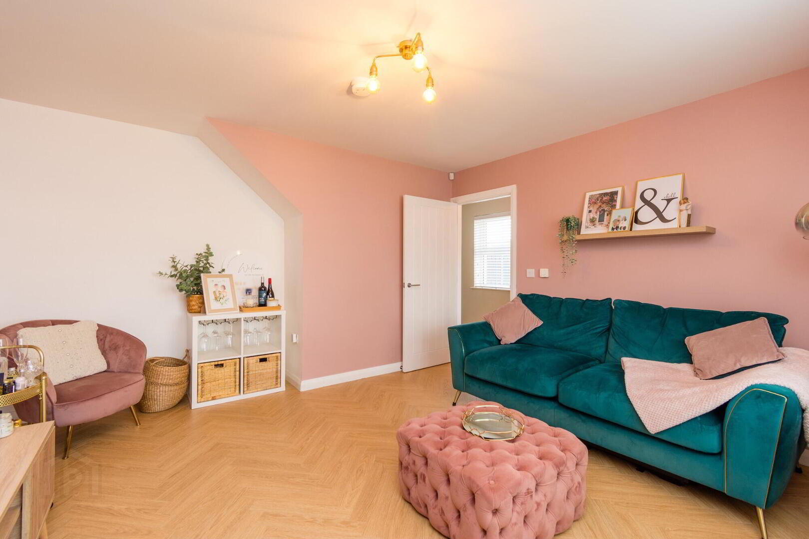 12 Ayrshire Manor 9 of 34