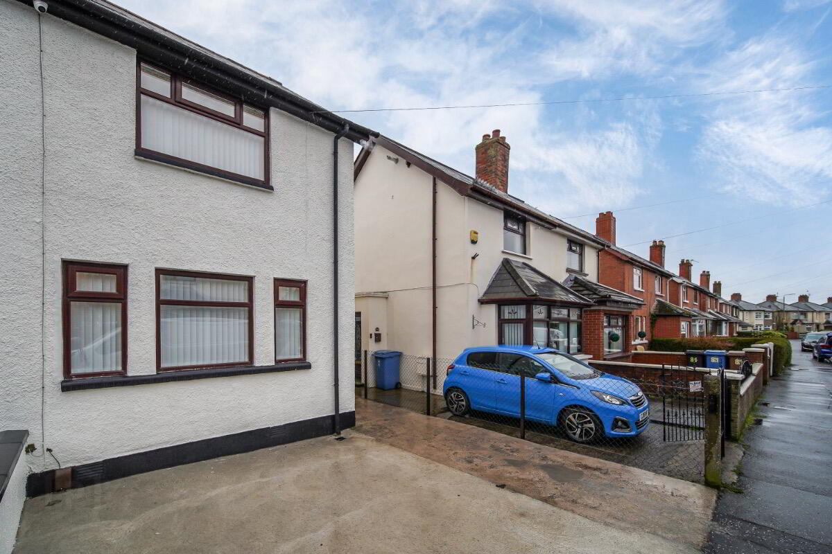 85 Joanmount Gardens 2 of 18