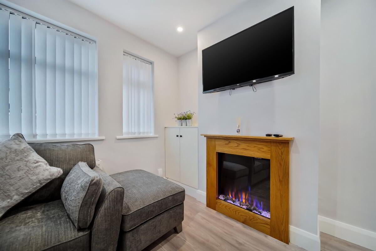 85 Joanmount Gardens 5 of 18