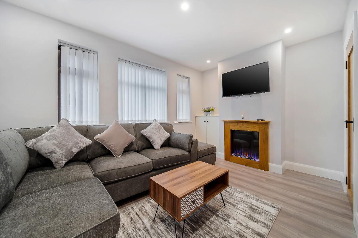 85 Joanmount Gardens 6 of 18