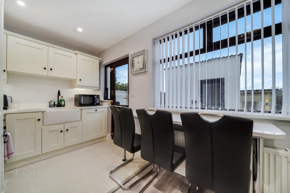 85 Joanmount Gardens 10 of 18