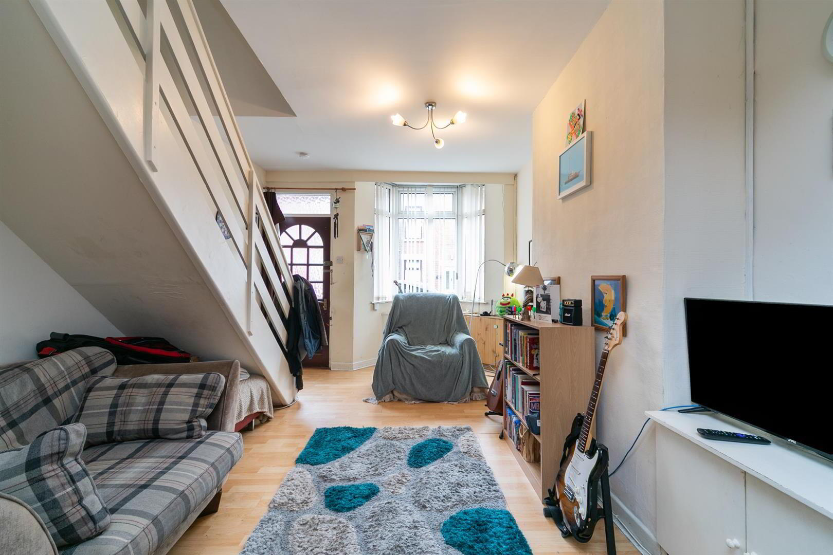 54 Glenvarlock Street 3 of 14