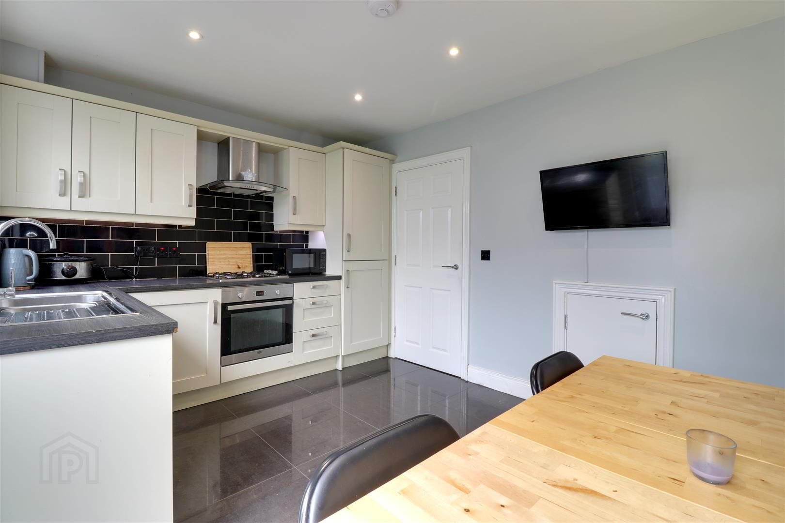 7 Blackwood Avenue 8 of 22