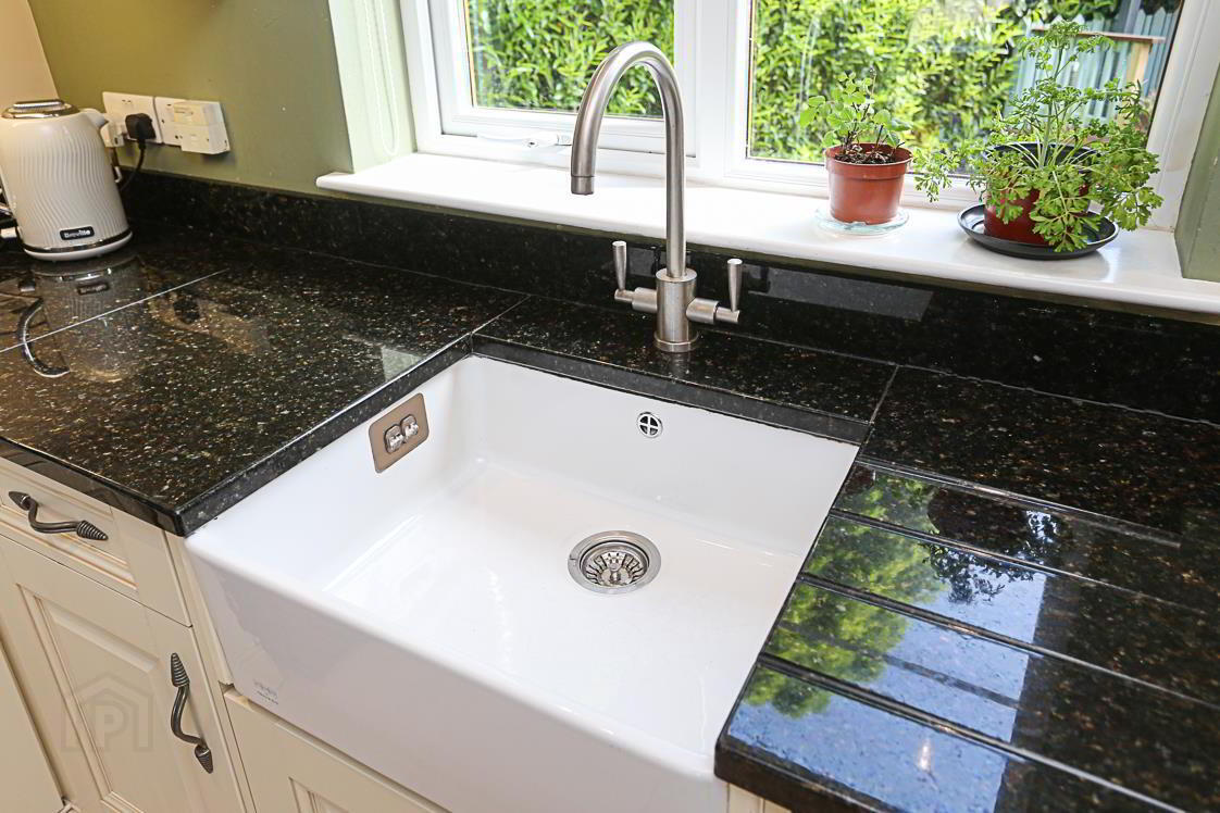 24 Walmer Grove 14 of 42