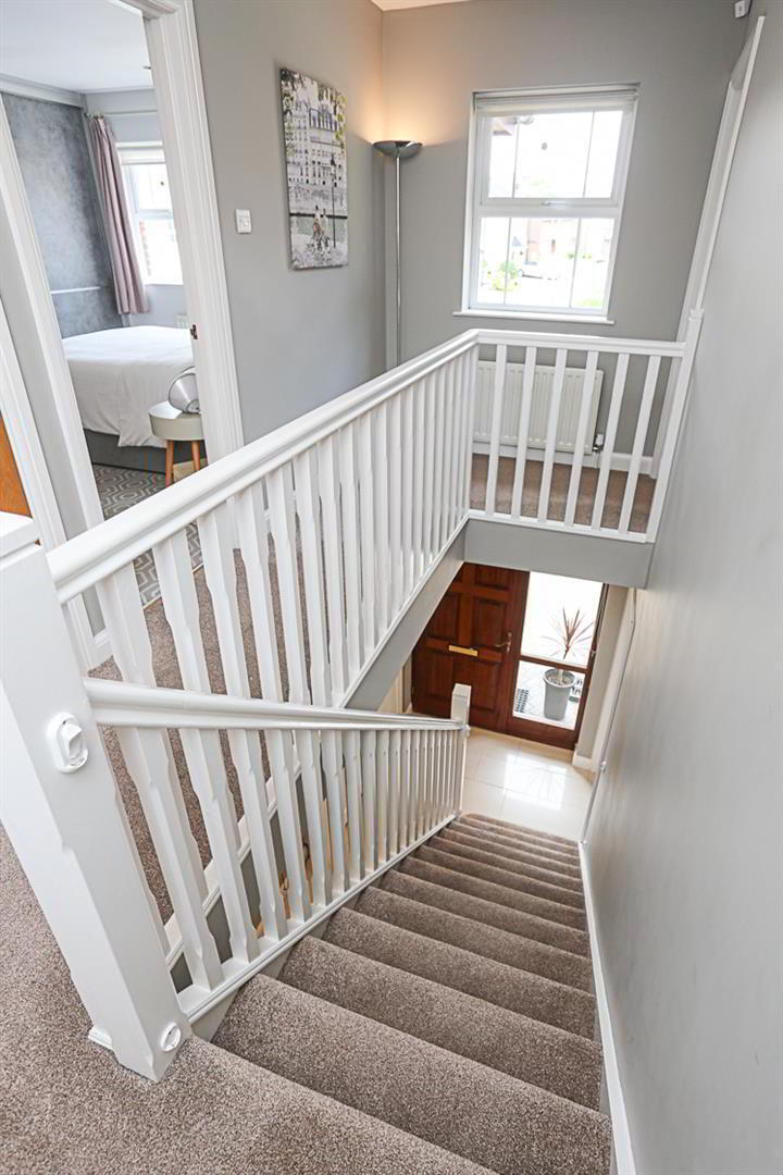 24 Walmer Grove 19 of 42