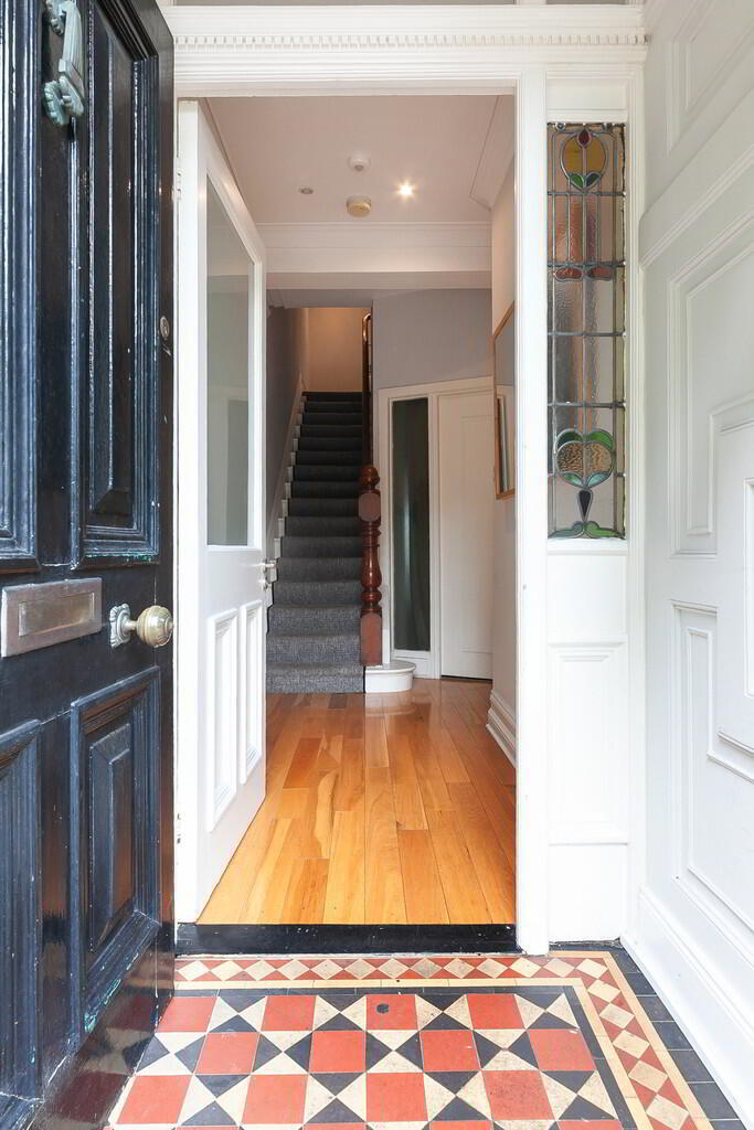 Apt 3, 79 Marlborough Park South 3 of 22