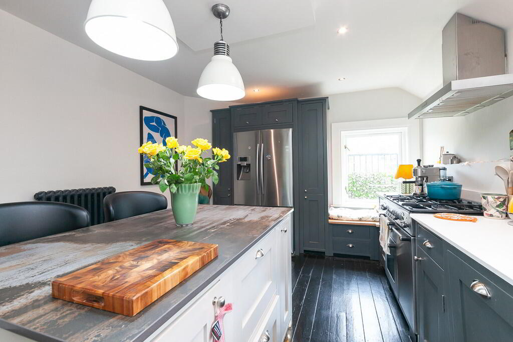 Apt 3, 79 Marlborough Park South 16 of 22