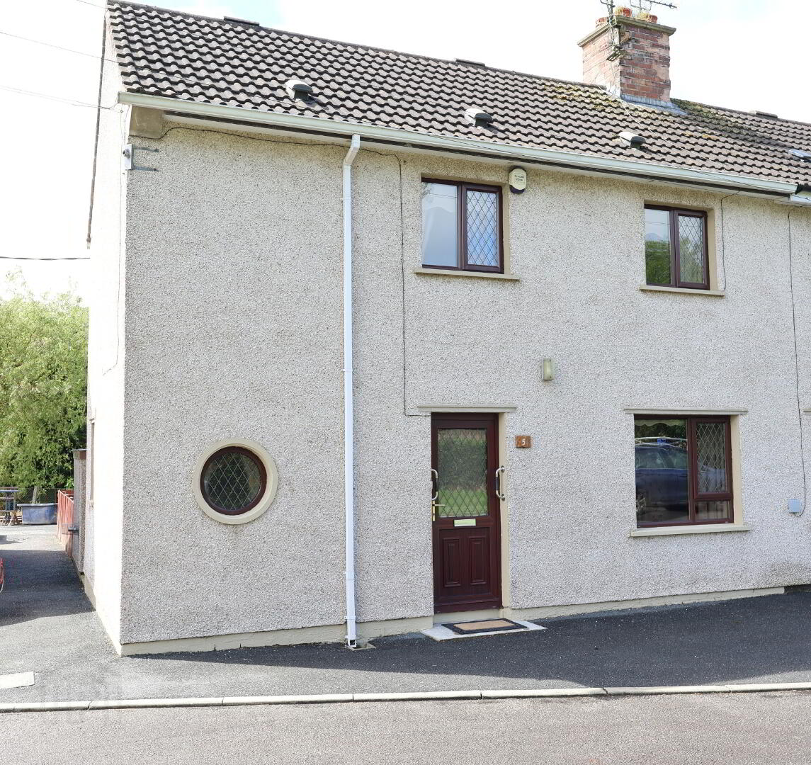 5 Braeside Cottages 1 of 9