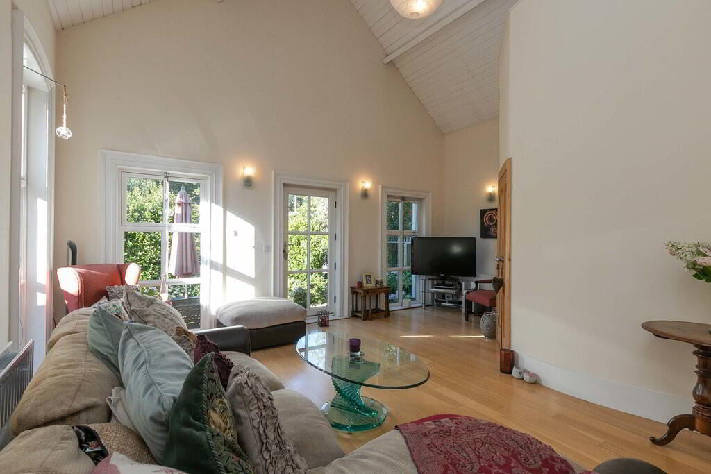 Apartment 6 18 The Walled Garden 4 of 13