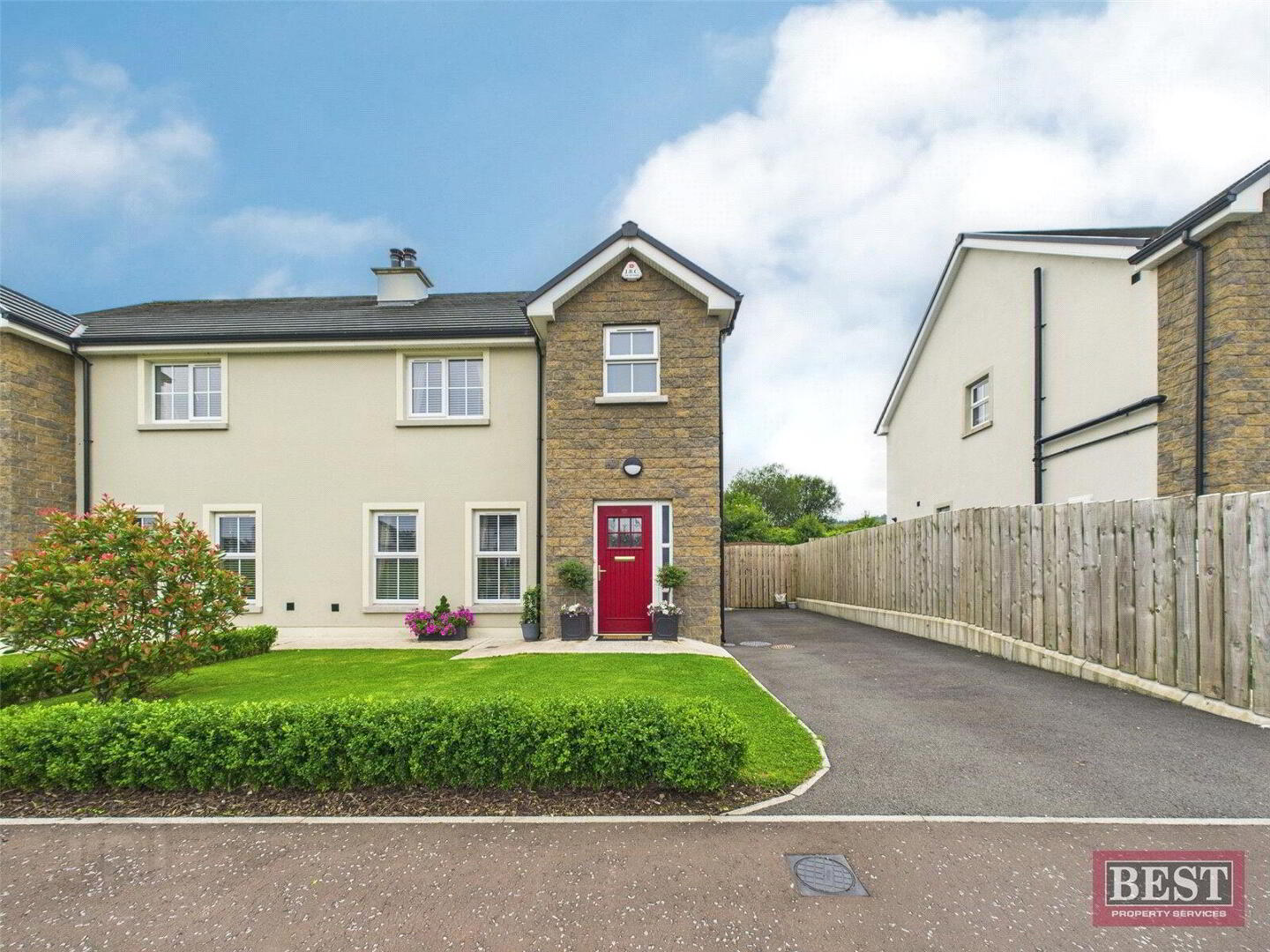 14 Dromliskin Court 1 of 19