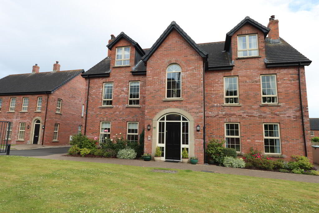 101b Upper Road 1 of 13