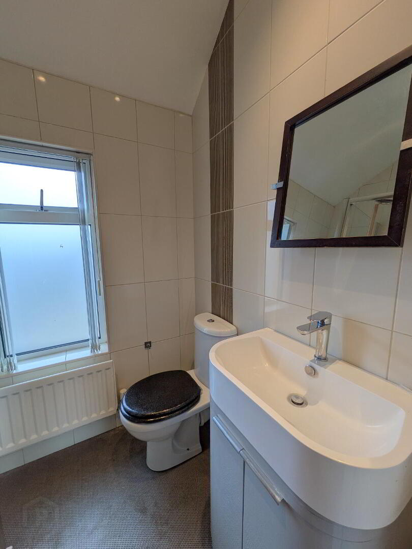 4 Edenderry Gardens 6 of 8