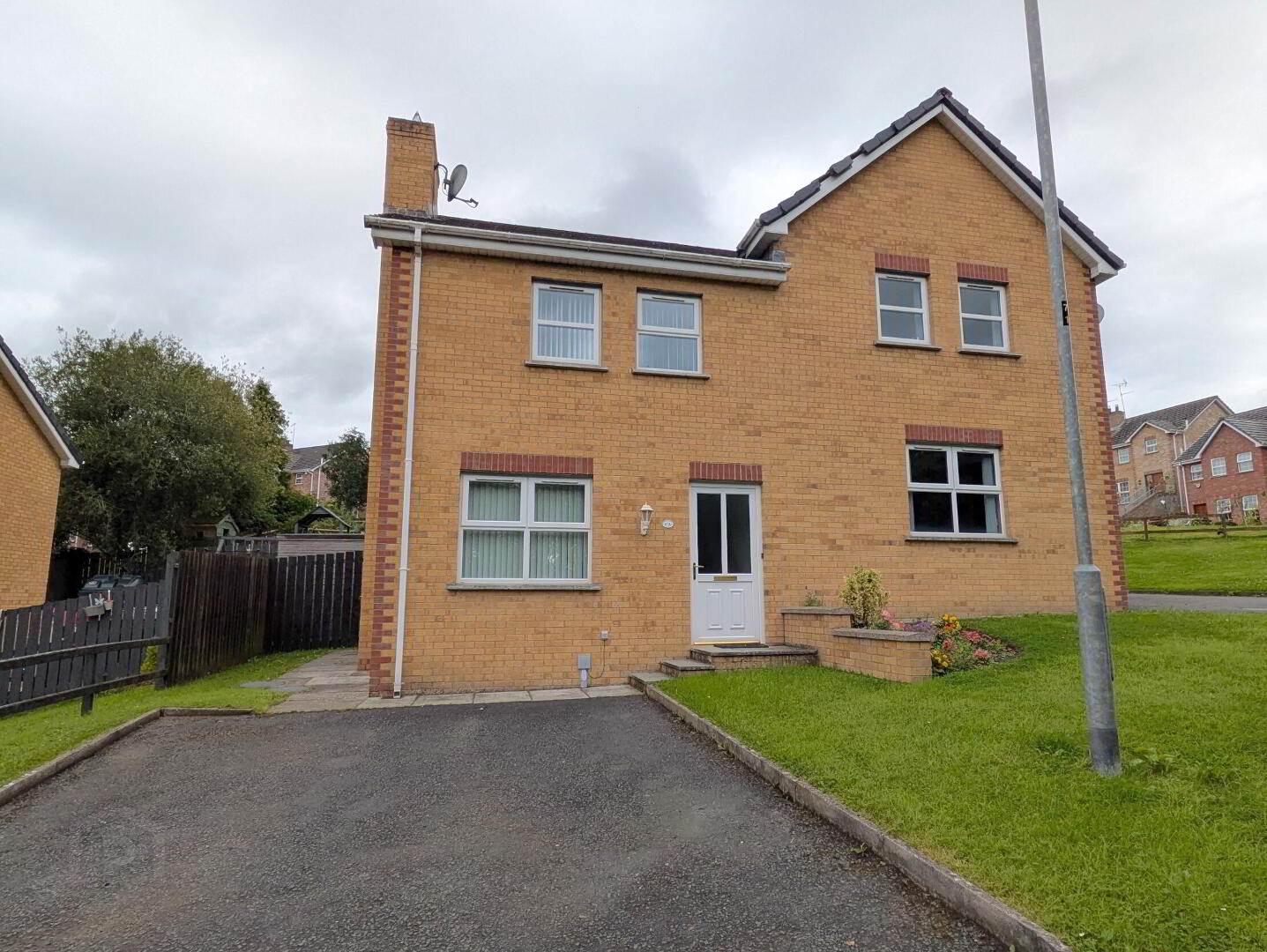 47a Oak Lodge 1 of 8