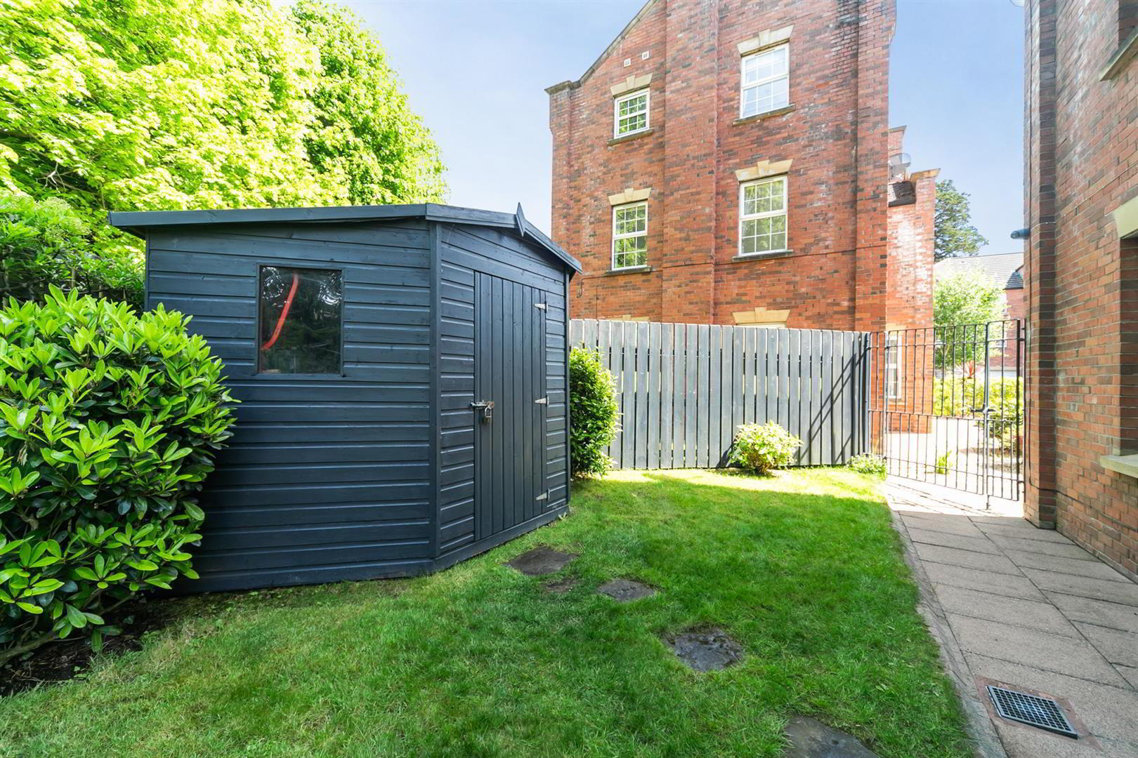 16 Mornington Place 37 of 38