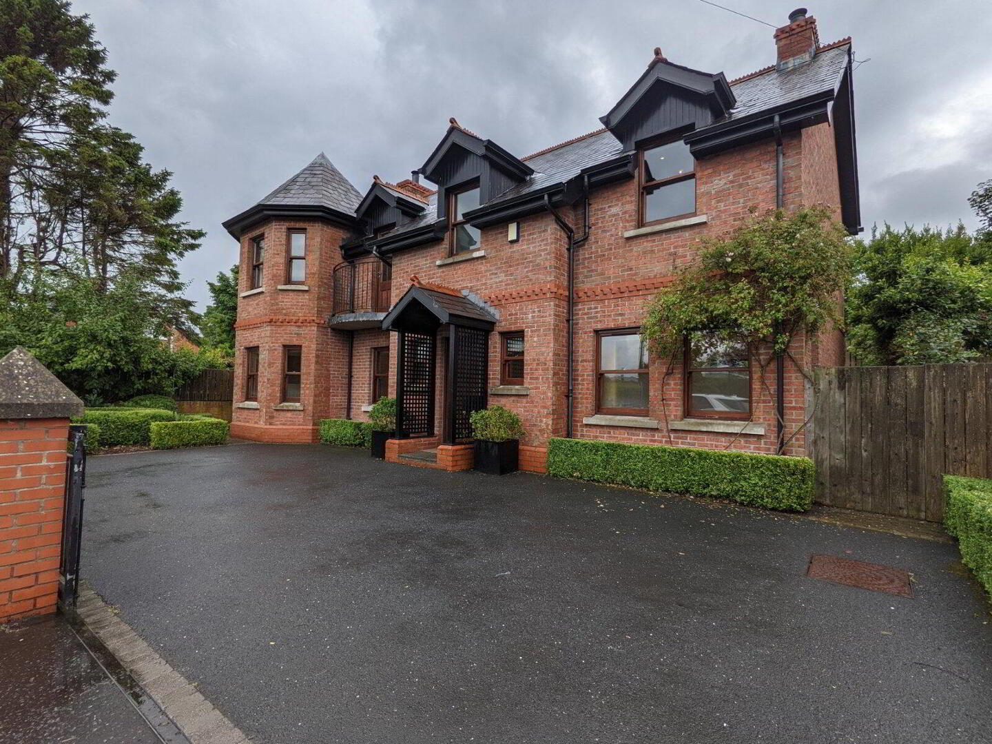33 Seahill Road 1 of 37