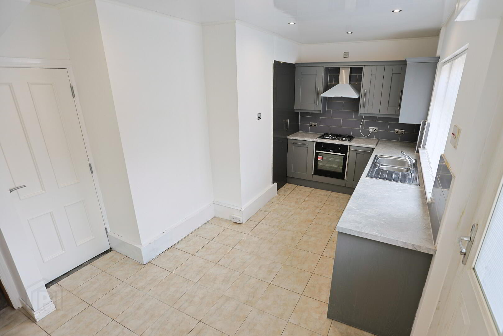 6 Soye Gardens 11 of 36