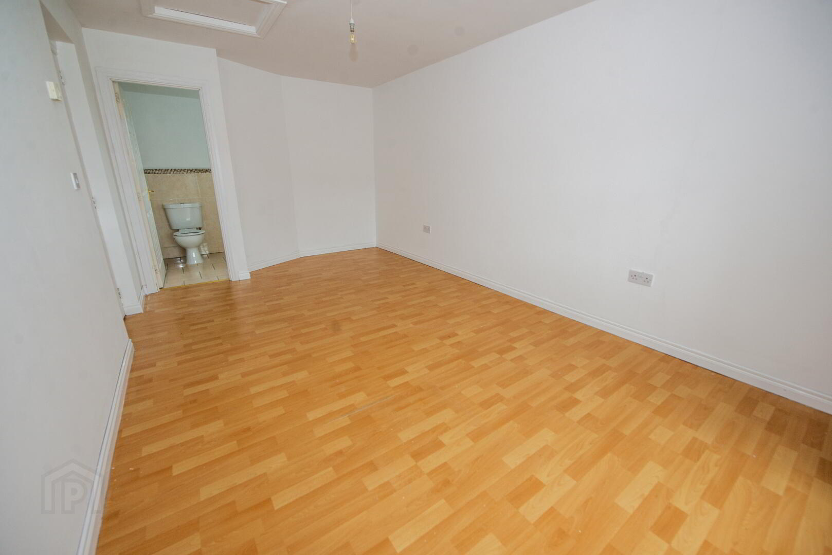 38 Selshion Hall 19 of 37