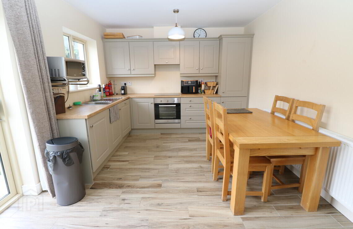 96 Knightswood 9 of 22