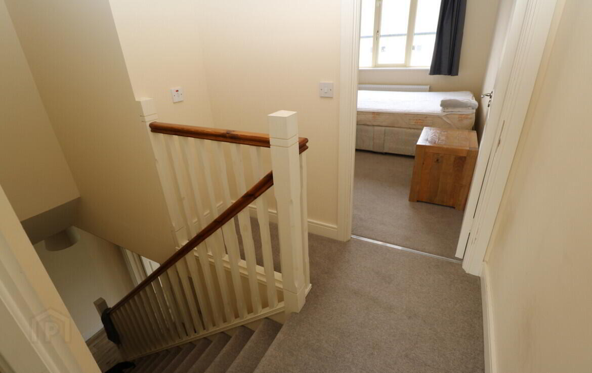 96 Knightswood 12 of 22