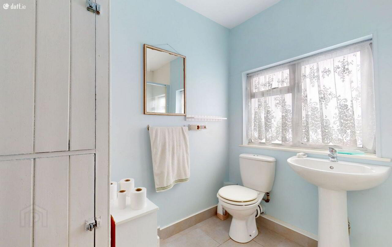 13 Shandon Crescent 15 of 23