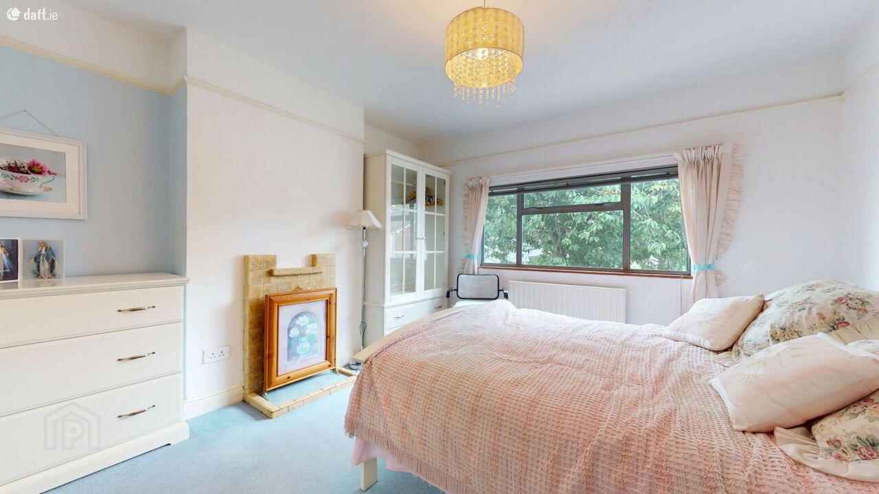 13 Shandon Crescent 16 of 23