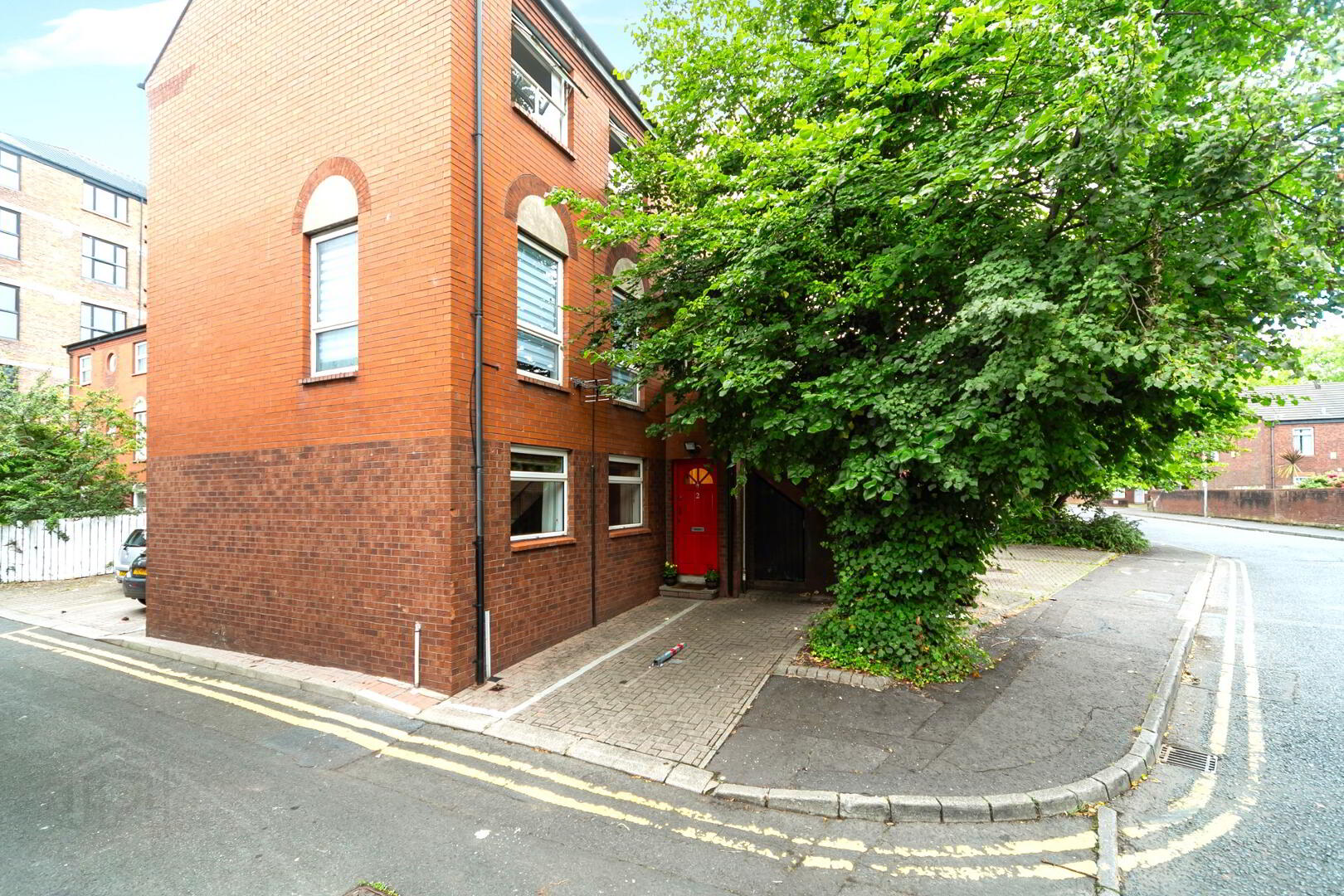 2 Salisbury Street 2 of 18