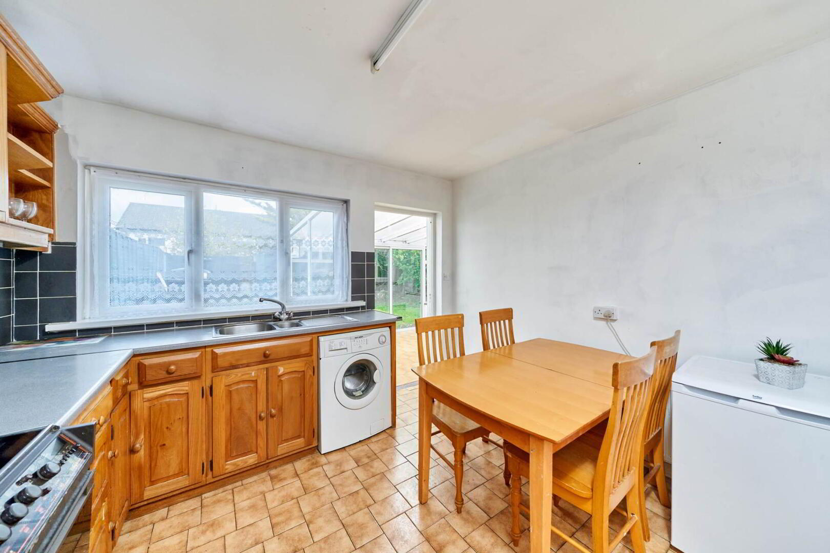 132 Abbeygrove 3 of 14