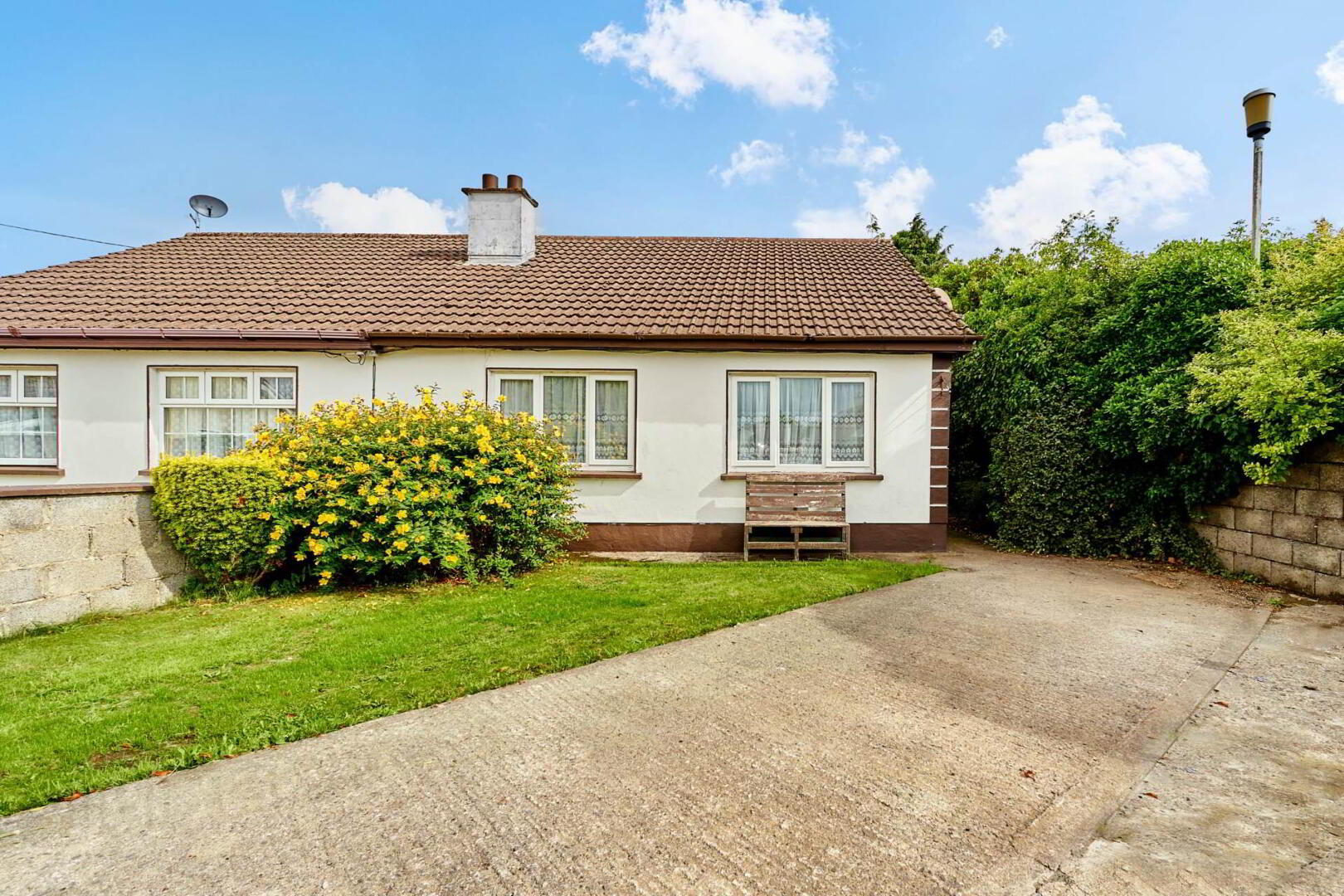 132 Abbeygrove 1 of 14