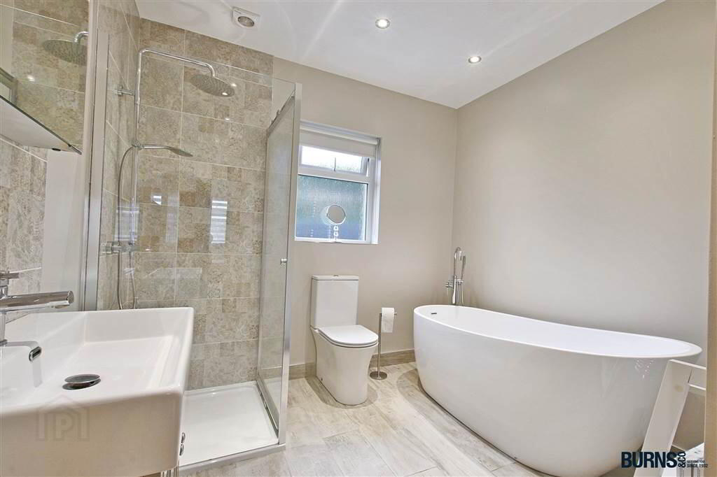 19 Calmore Park 14 of 35