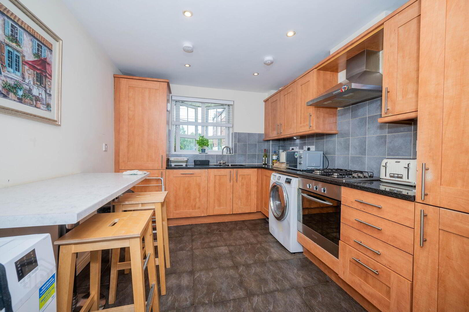 Apt 3 Elm House, 2 Beech Heights 10 of 18