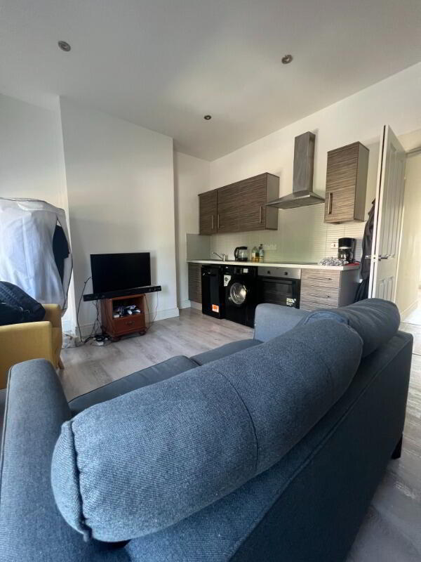 Apt 2, 34 Lisburn Road 7 of 9