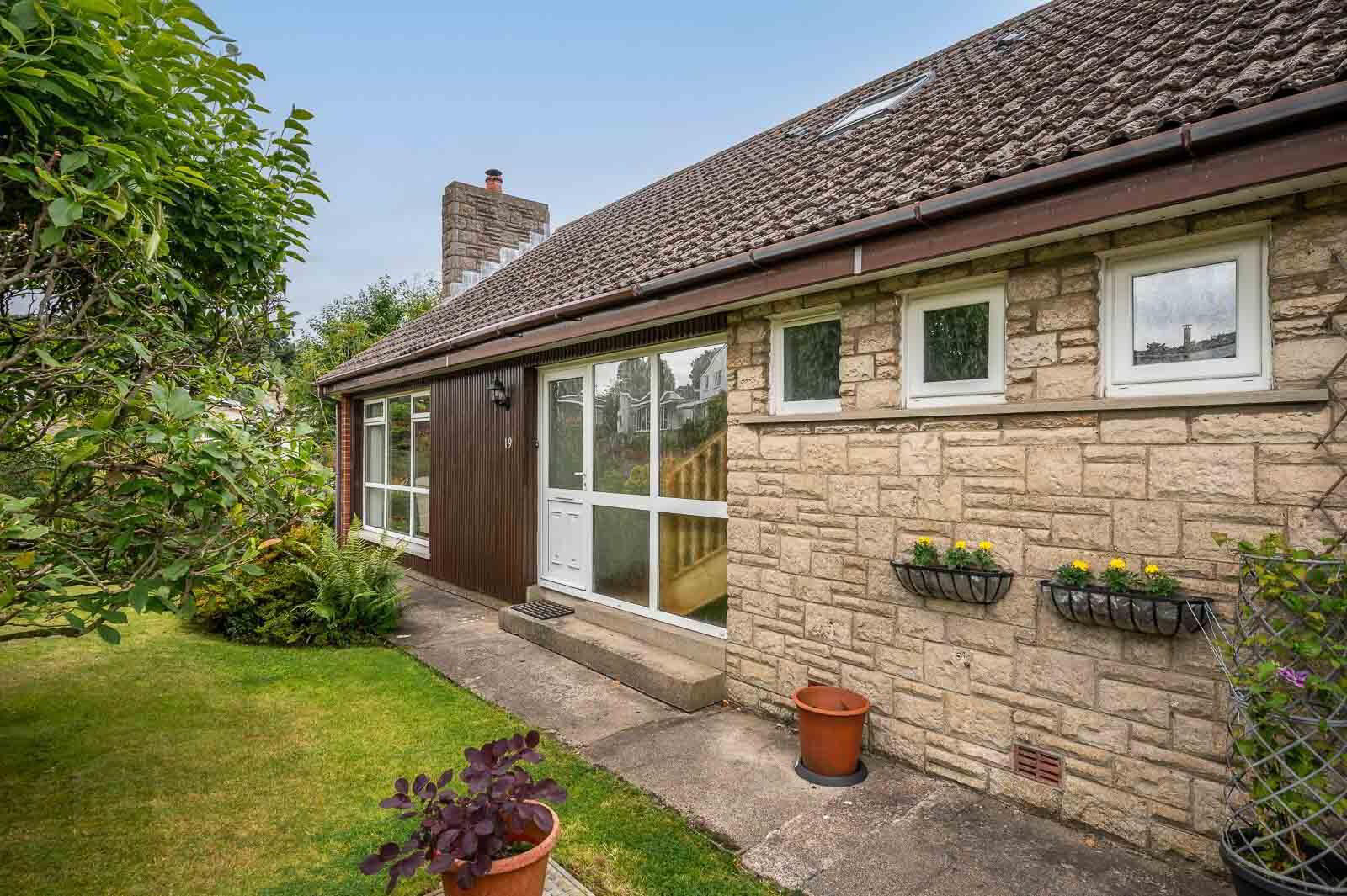 19 Rannoch Road 3 of 36