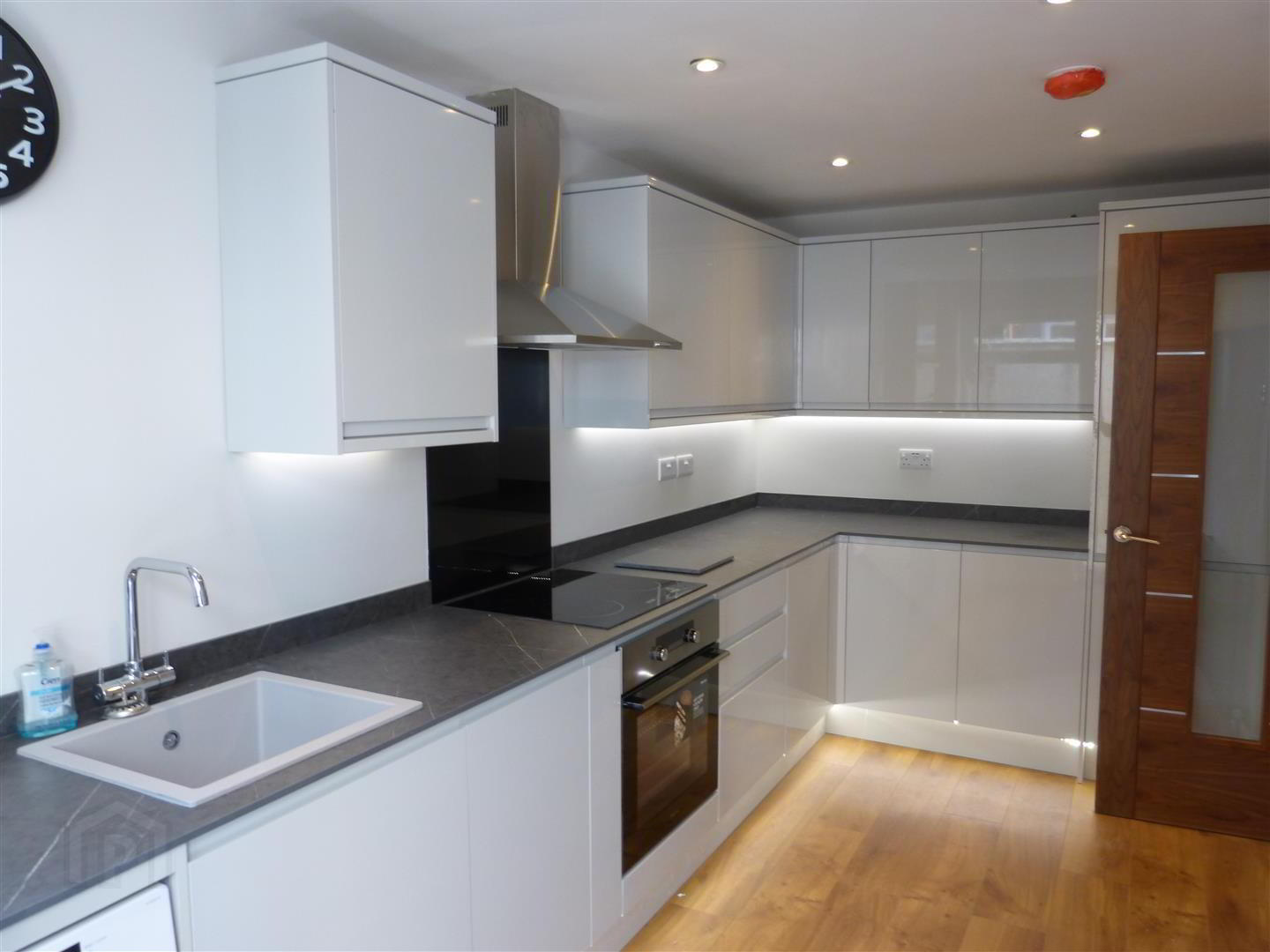 35 Spencer Street 4 of 16
