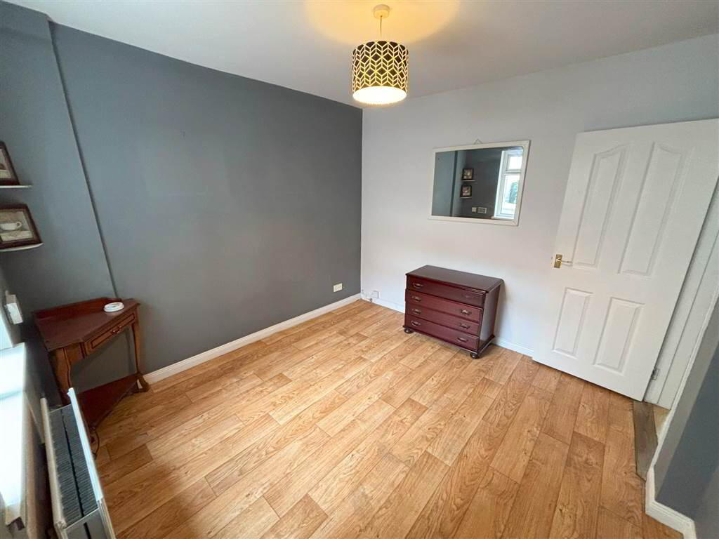 28 Rockview Street 5 of 14