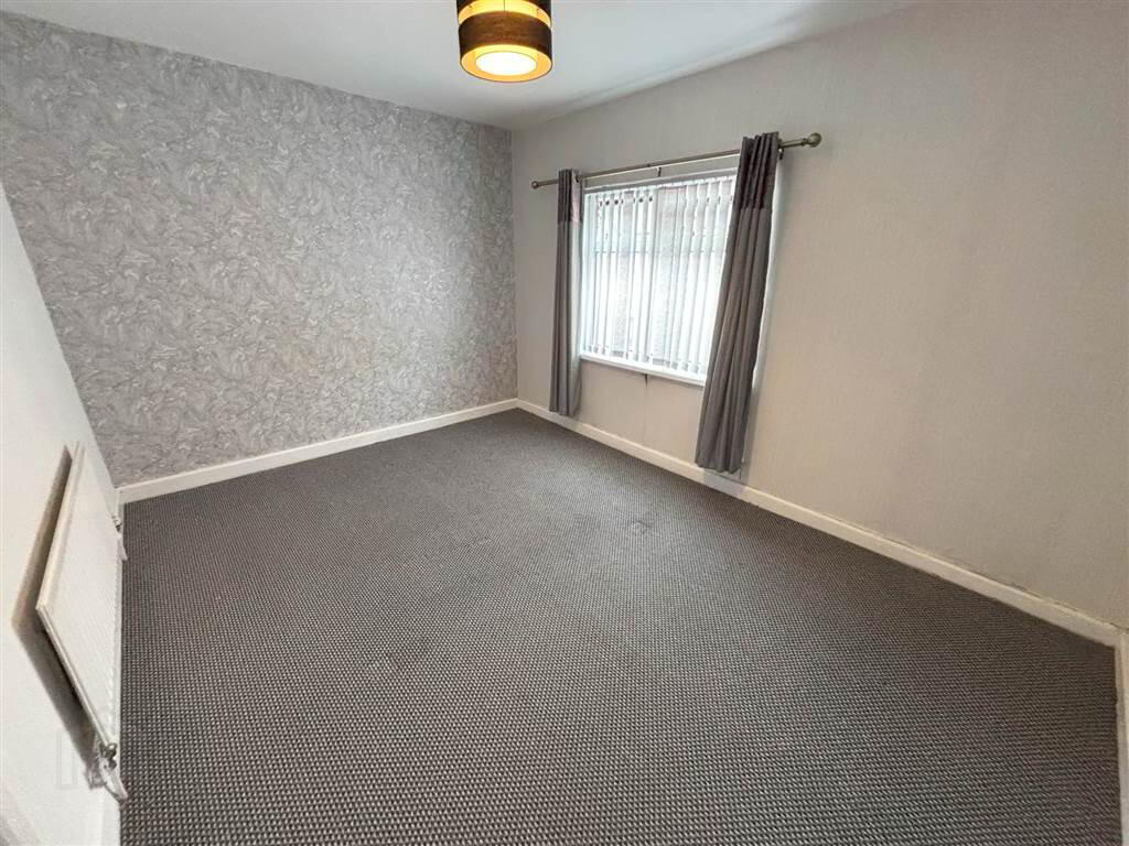 28 Rockview Street 12 of 14