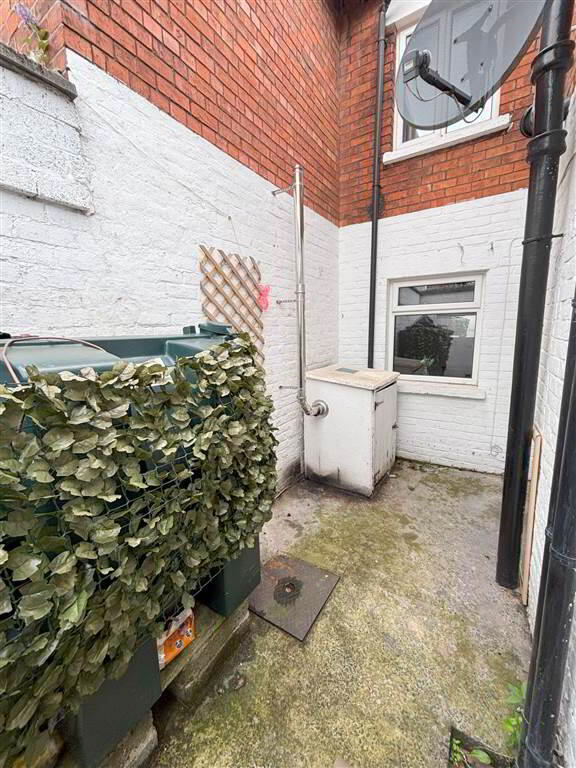 28 Rockview Street 14 of 14