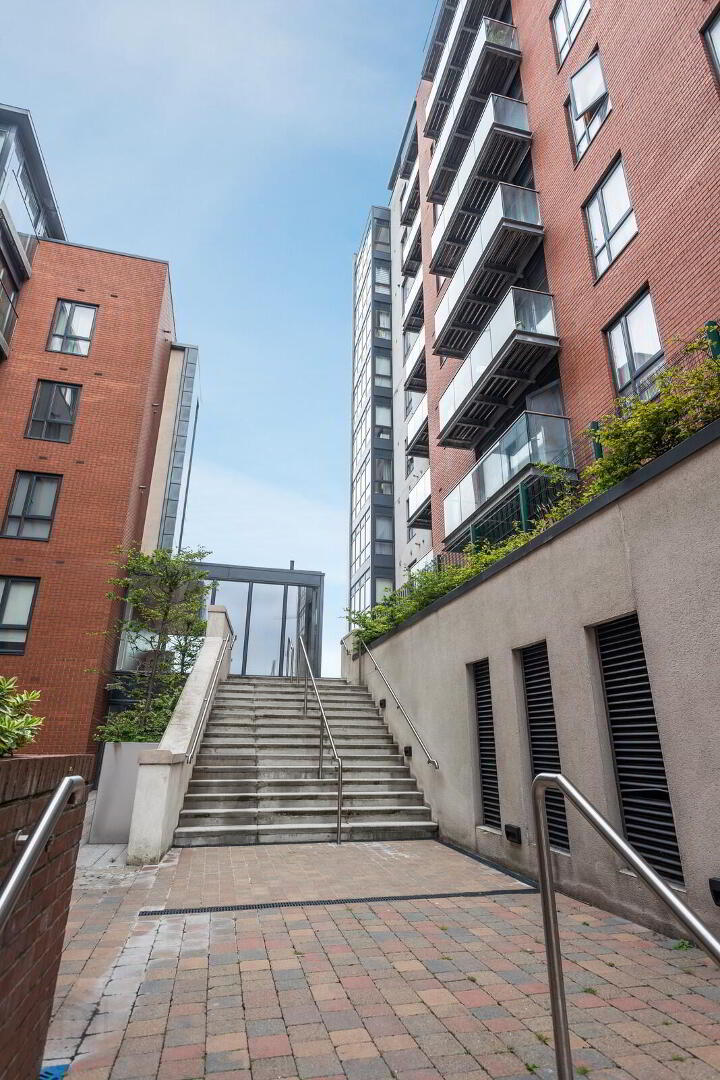 Apt 41 James Clow, 11 Princes Dock Street 2 of 19