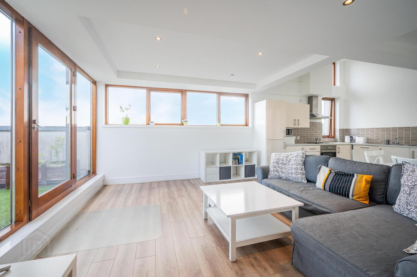 Apt 41 James Clow, 11 Princes Dock Street 5 of 19