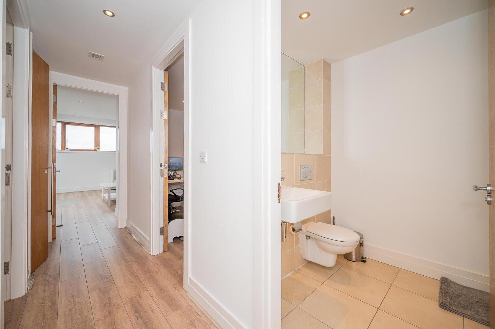 Apt 41 James Clow, 11 Princes Dock Street 4 of 19