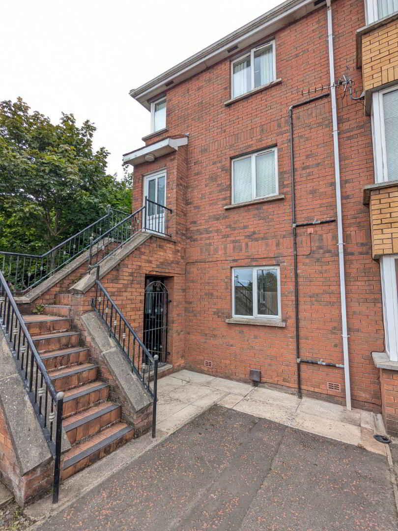 26 Sloanhill Mews 1 of 16