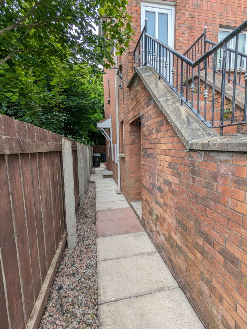 26 Sloanhill Mews 2 of 16