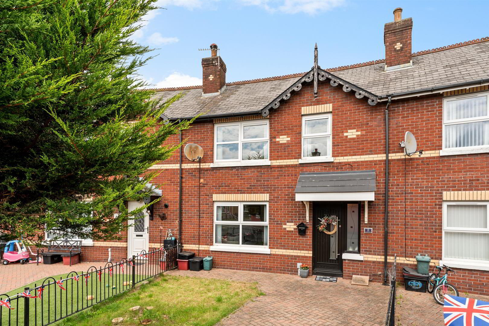 8 Avoniel Road 1 of 18