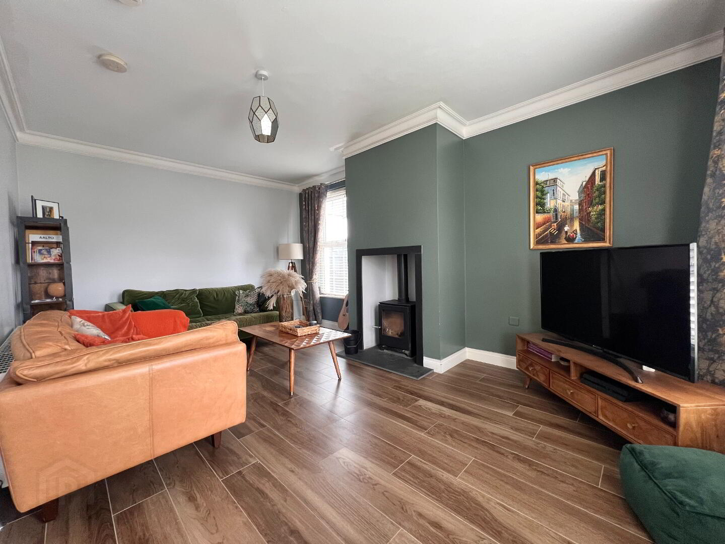 42 Farm Lodge Lane 3 of 18