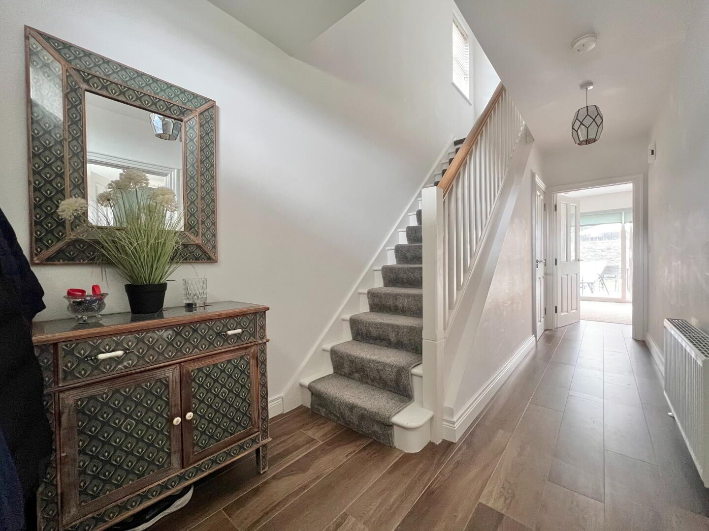 42 Farm Lodge Lane 4 of 18