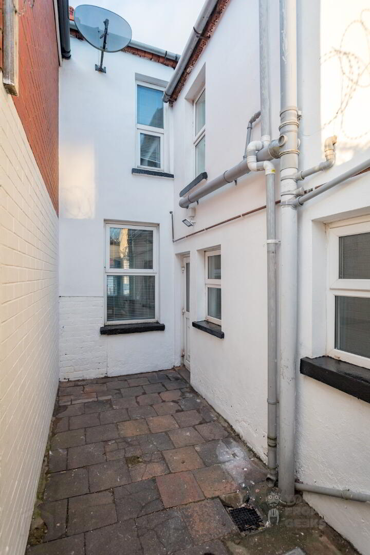 20 London Road 26 of 26